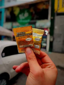 DINOSAURIO LANZA DARDOS HUMO Y MASCARA NY061B (BOX X12) - Imagen 6