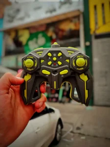 DINOSAURIO LANZA DARDOS HUMO Y MASCARA NY061B (BOX X12) - Imagen 5