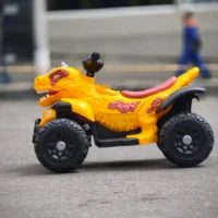 CARRO ELÉCTRICO MONTABLE DINOSAURIO 8061 1128 - Imagen 6