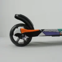 PATINETA ECUALIZABLE AEROGRAFIADA LLANTA LUZ ANCHA 1705 ABATIBLE - Imagen 4